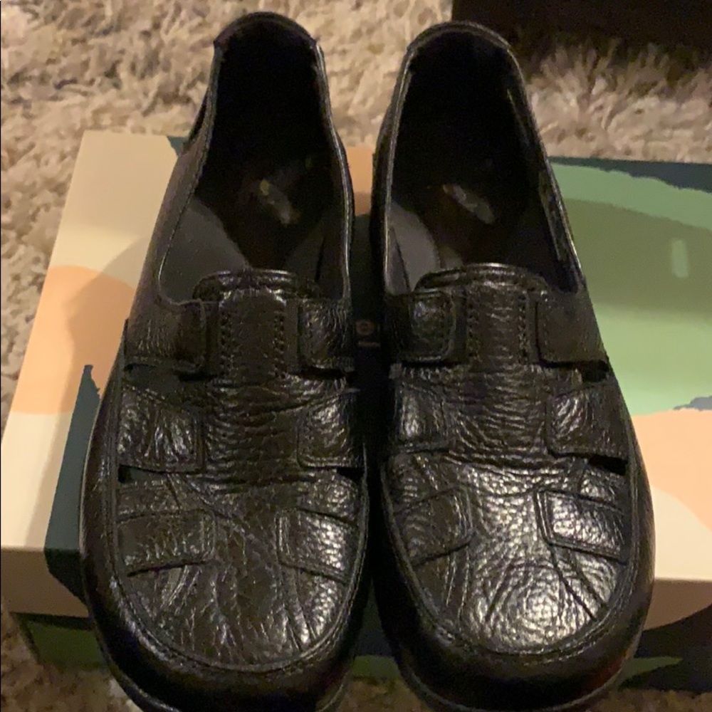 Clarks shoes size 10